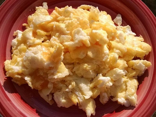 Low Carb Scrambled Eggs w/Cheese