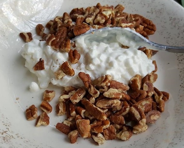 Cottage Cheese & Pecans