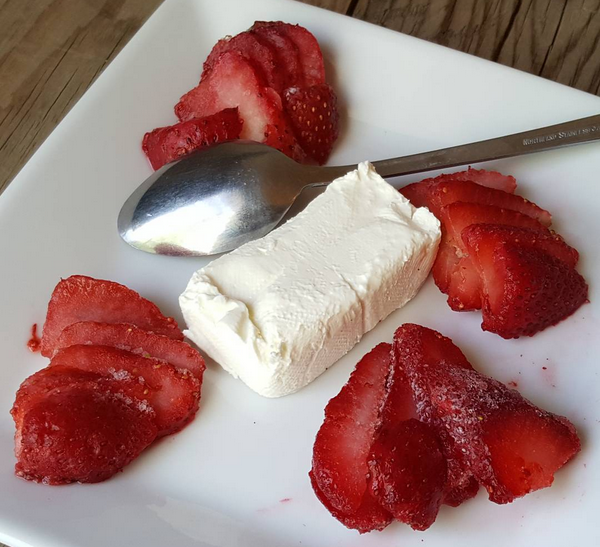 Simple Low Carb Dessert : Cream Cheese & Frozen Strawberry Slices