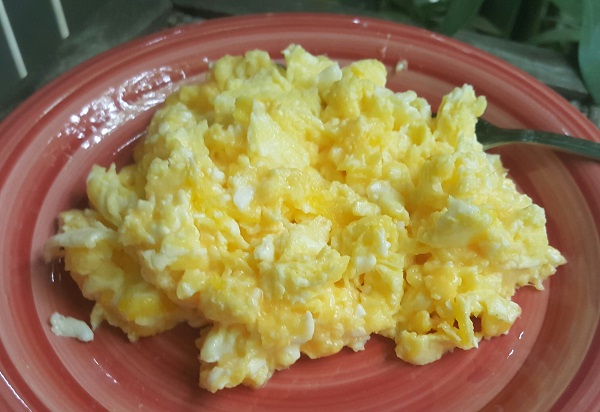 Easy Low Carb Breakfast : Cheesy Eggs