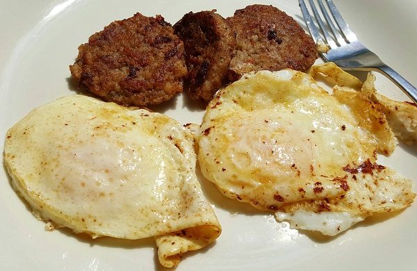 Sausage and Fried Eggs - Zero Carb Meal (.8 carbs for 2 eggs)
