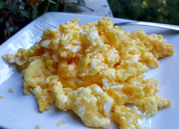 Cheesy Eggs Scrambled In Coconut Oil