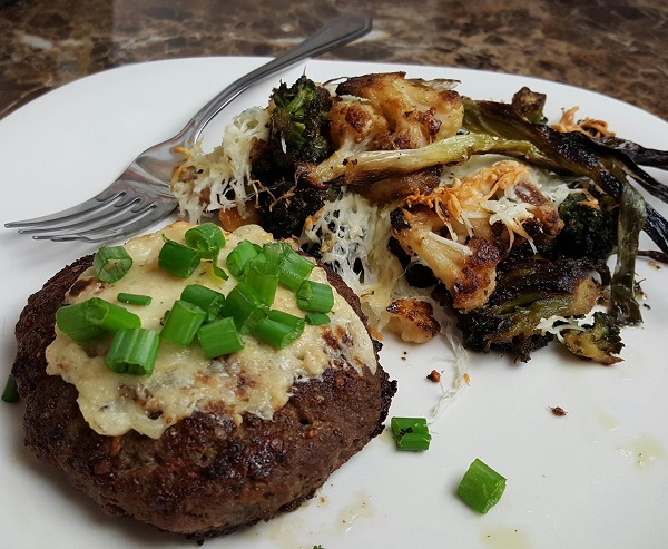 Low Carb Dinner : Hamburger Steak & Roasted Veggies