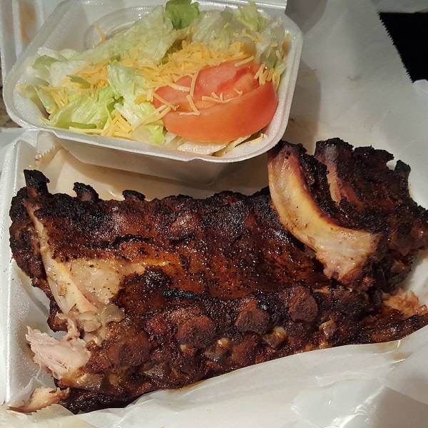 Low Carb Dinner at Prater's BBQ:  Ribs (no sauce) with side salad
