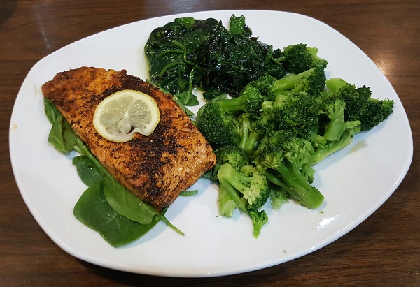 Healthy Low Carb Restaurant Meal: Blackened Salmon, Spinach and Broccoli