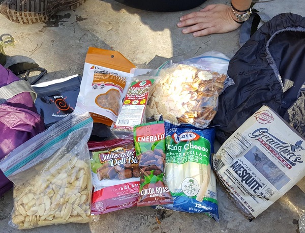 Low Carb Hiking - LCHF Foods in our Day Packs