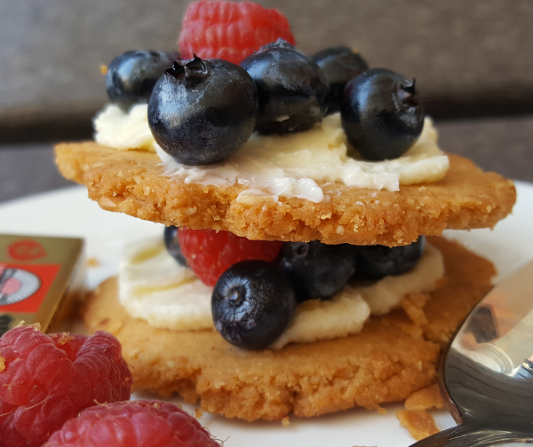 FatSnax Low Carb Peanut Butter Cookies with butter & berries