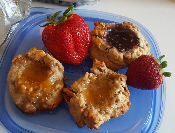 LCHF Cookies for Breakfast - Eating Low Carb On The Go