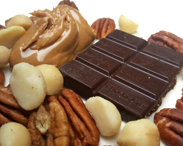 Low Carb Snacking: Sugar Free Chocolate, Peanut Butter & Nuts