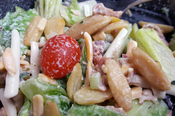 LCHF Salad with Pili Nuts (Low Carb Vegetarian)