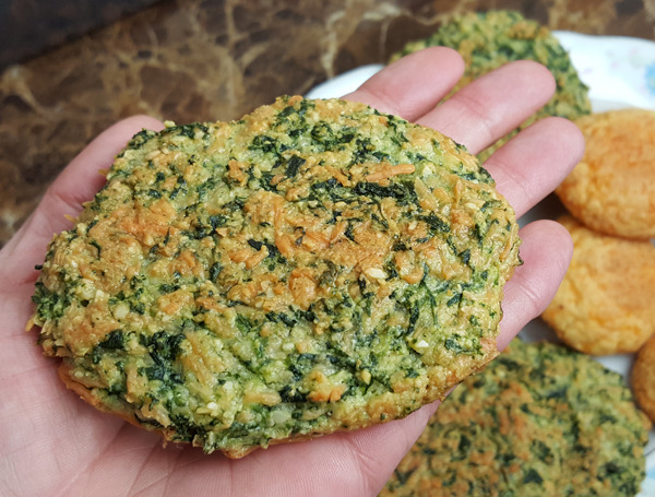 Low Carb Spinach Biscuits - Gluten Free Bread Recipes that are Keto Friendly