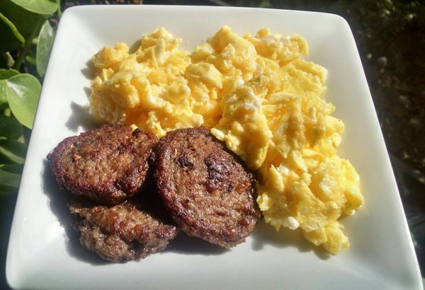 Sausage and Eggs - Low Carb Lunch