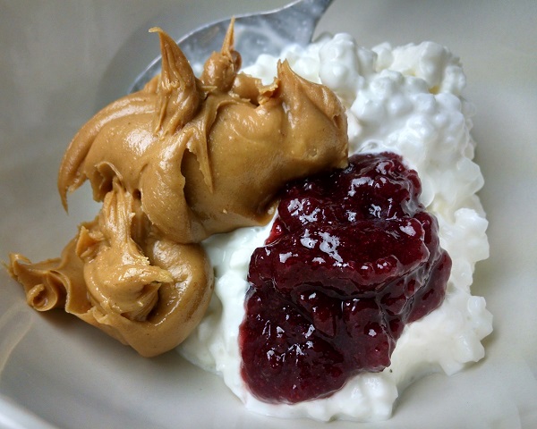 Cottage Cheese Peanut Butter and Jelly (Low Carb)