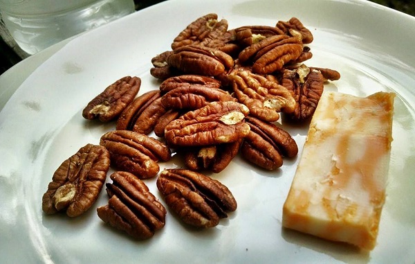 LCHF Snacks: Pecan Halves and Colby Jack Cheese
