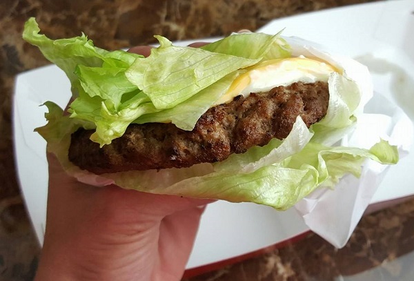 Zero Carb Fast Food : Low Carb Burger from Hardee's (Plain w/Cheese & Mayo)