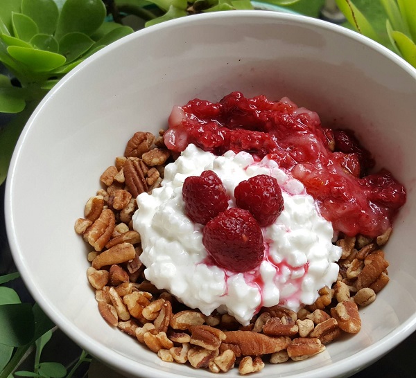 Low Carb Breakfast of Nuts & Berries with Daisy Brand Cottage Cheese