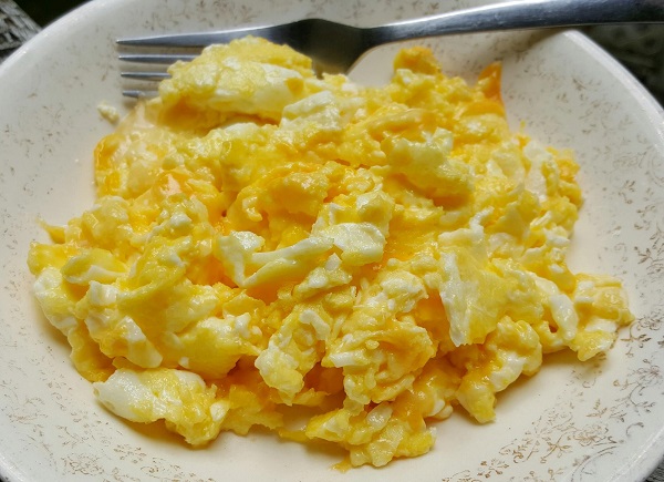 Easy Low Carb Meal: 3 Eggs Scrambled With Colby Jack Cheese