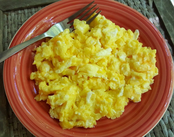 Easy Low Carb Meal: Cheesy Eggs, 1.2 carbs for 3 eggs