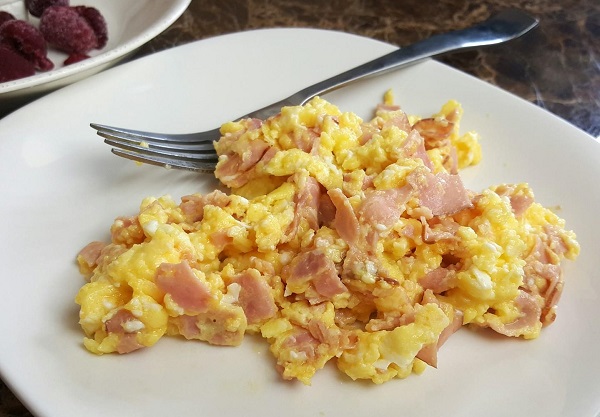 LCHF Breakfast : Cheesy Ham & Eggs