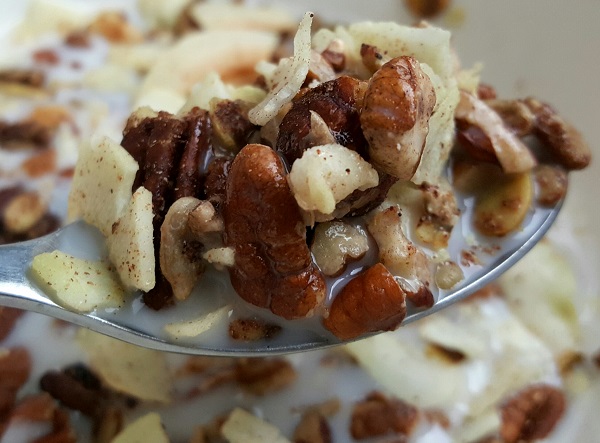 Chunky Musli LCHF Cereal with Almond Milk