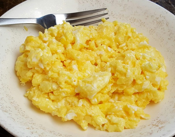 Cheesy Scrambled Eggs (1.2 Carbs)