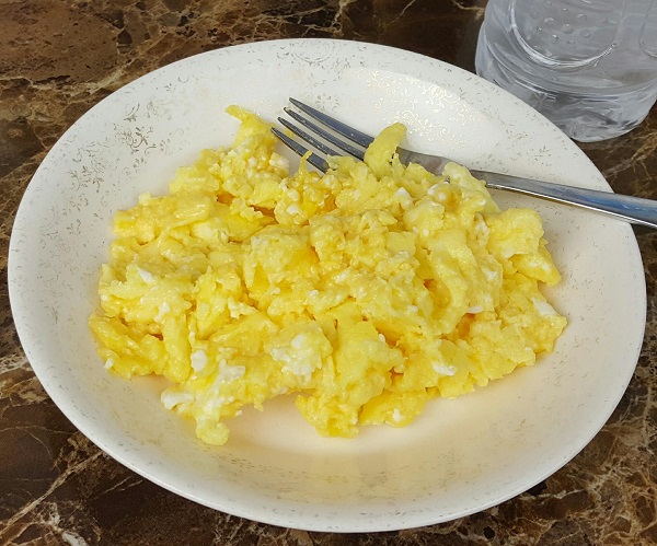 LCHF Egg Breakfast : 3 eggs scrambled in real butter with colby jack cheese