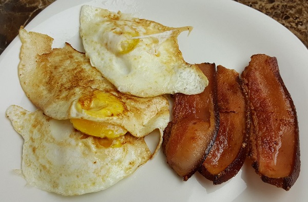 Zero Carb Meal : Hog Jowl & Fried Eggs