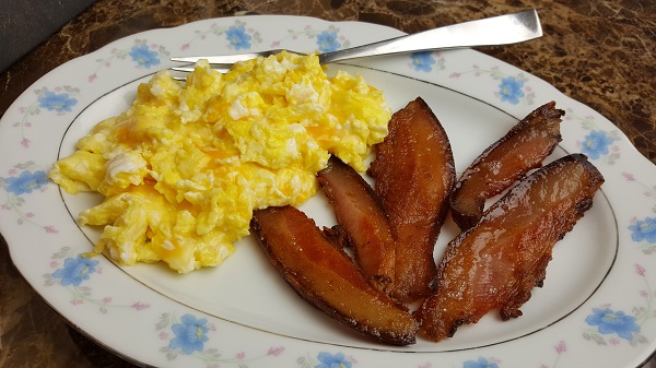 Zero Carb LCHF Breakfast - Hog Jowl Bacon & Cheesy Eggs