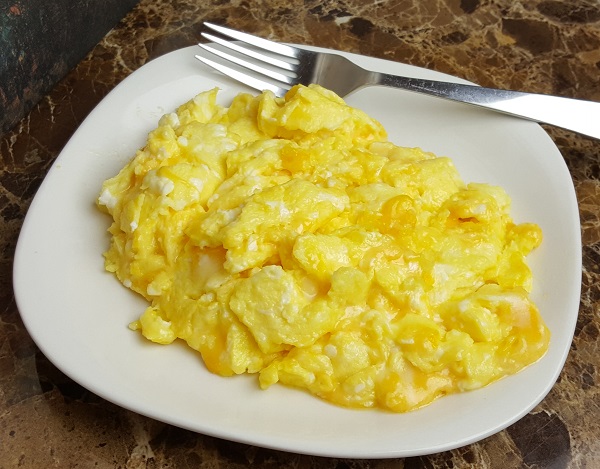 Very cheesy LCHF eggs :)