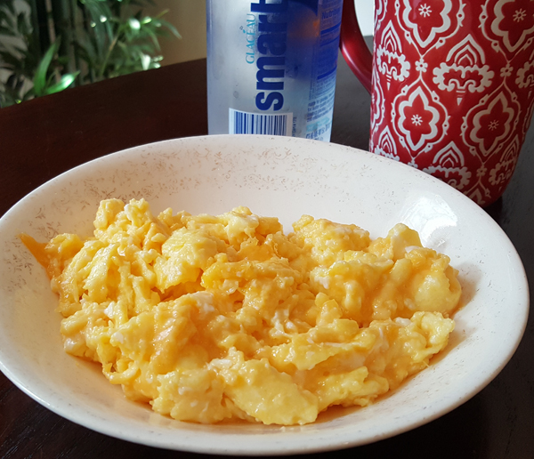 LCHF Cheesy Eggs, Easy Low Carb Breakfast