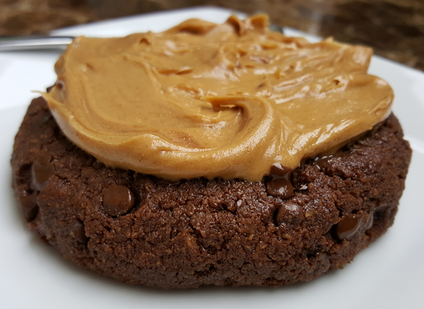 Low Carb Chocolate Cookie with Peanut Butter
