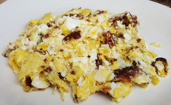 Low Carb Breakfast Scramble - Bacon, Eggs, Mozzarella