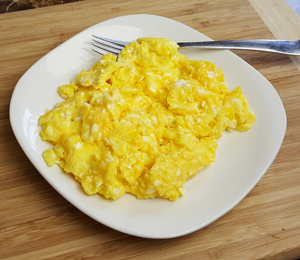 Cheesy Eggs - LCHF Breakfast
