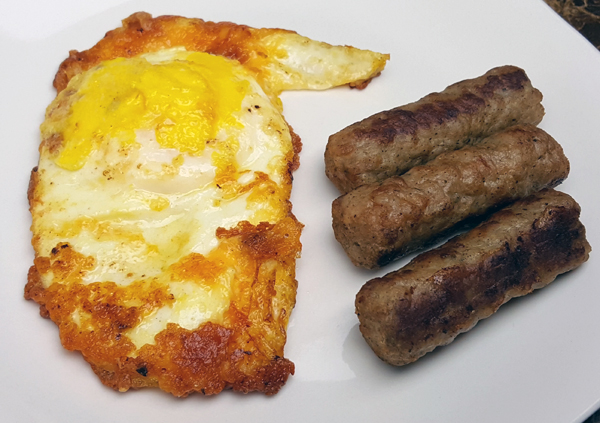 Low Carb Breakfast - Cheese Fried Egg and Sausage Links